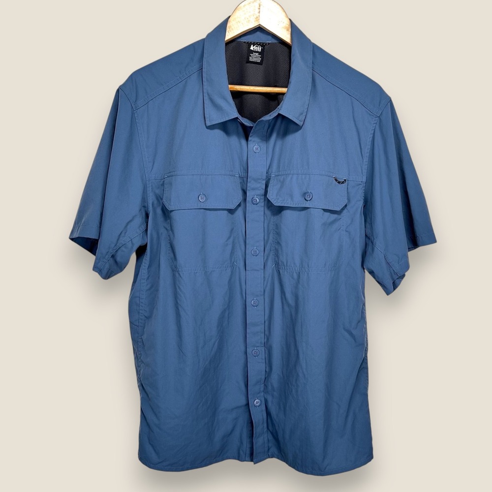 REI Co-Op Short Sleeve Button Shirt Men Large Blue Vented Hiking Pocket Outdoors
